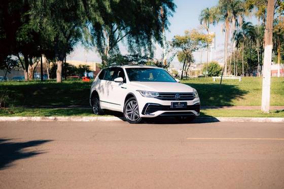 VOLKSWAGEN TIGUAN 2.0 300 TSI GASOLINA ALLSPACE R-LINE AUTOMÁTICO
